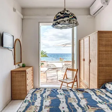 Apartment Casa Giorgio, Relais Con Ampia Terrazza Privata Sul Mare Massa Lubrense