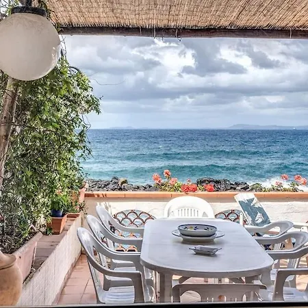 Apartment Casa Giorgio, Relais Con Ampia Terrazza Privata Sul Mare