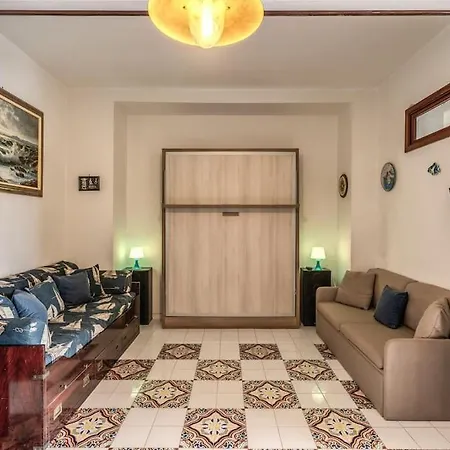 Casa Giorgio, Relais Con Ampia Terrazza Privata Sul Mare Apartment *