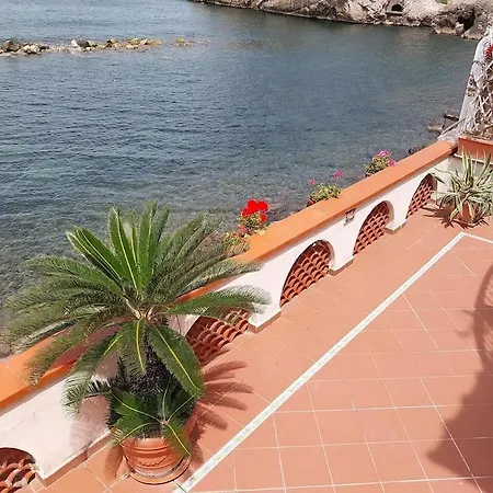 Casa Giorgio, Relais Con Ampia Terrazza Privata Sul Mare * Massa Lubrense