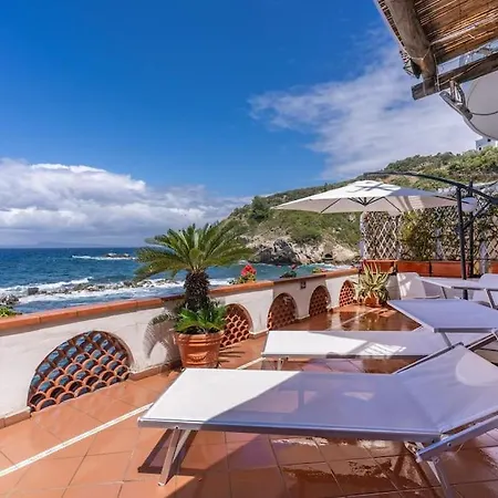 Casa Giorgio, Relais Con Ampia Terrazza Privata Sul Mare Apartment Massa Lubrense